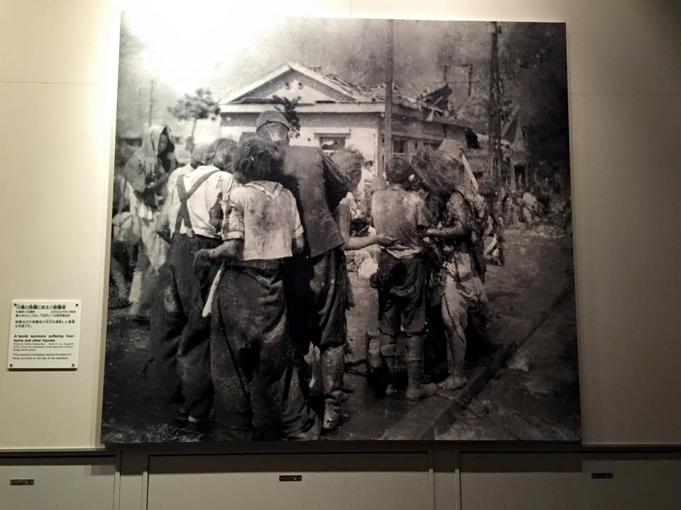 Billede taget af en japansk fotograf et par timer efter atom-bomben sprang. 