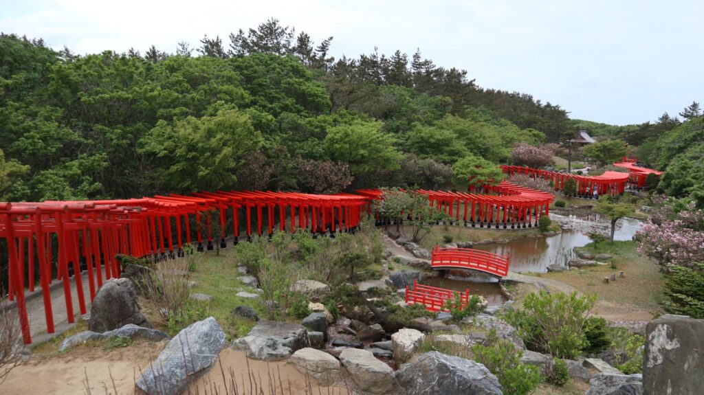 De røde torii ved Takayama Inari shrine, Aomori. 