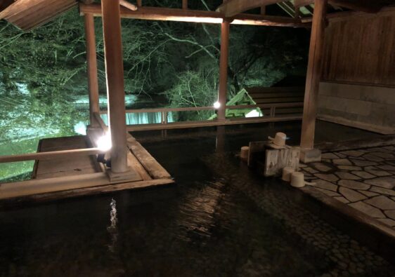 Udendørs bad i Shima Onsen, Gunma.