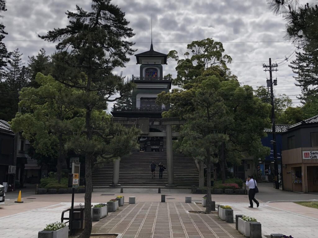 Indgange til Oyama Shrine. 